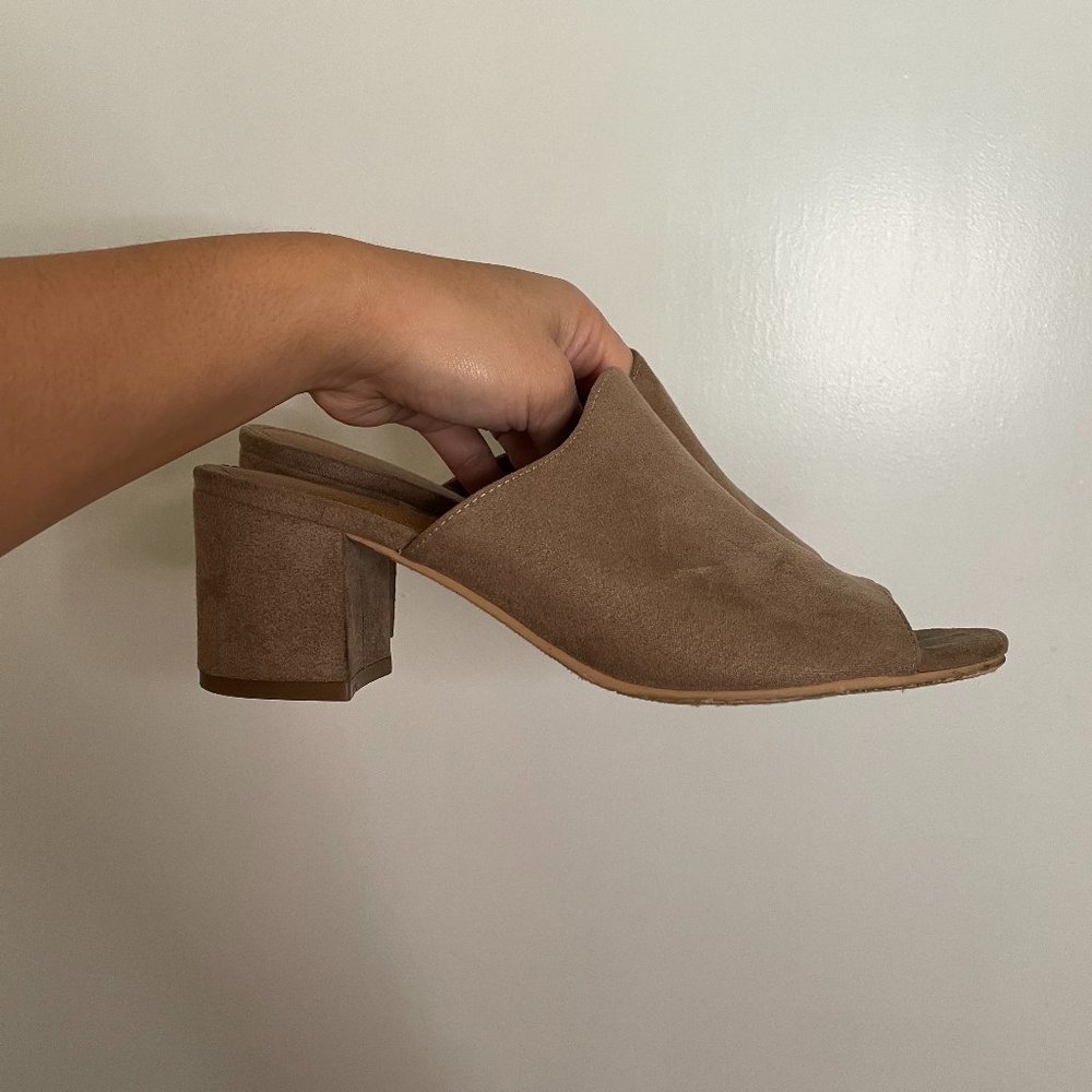 !4th & Union Tan mule heels